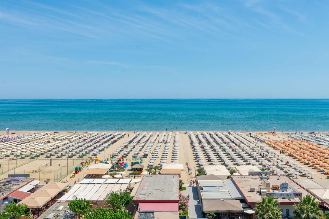 Universal Hotel Cervia Exterior foto